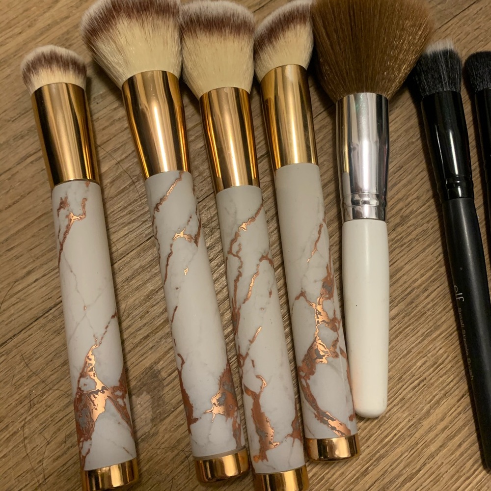 GIANT Brush Bundle w/*BONUS* Face Sponge - Picture 3 of 8
